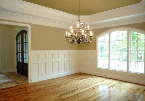 Large and luxurious dining room .